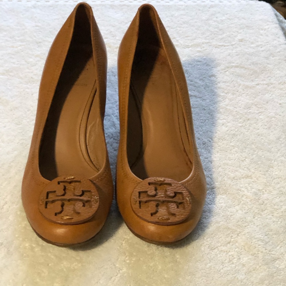 Tory BurchTan leather Wedges